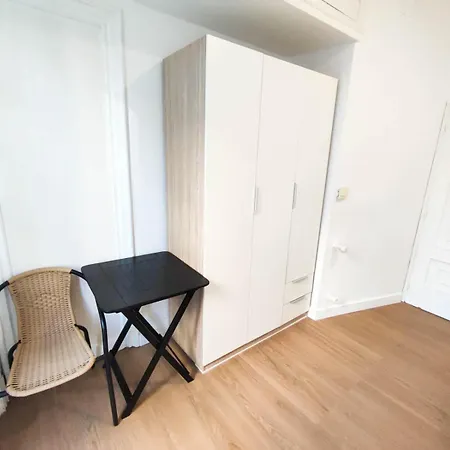 招待所 Airinos De 比戈